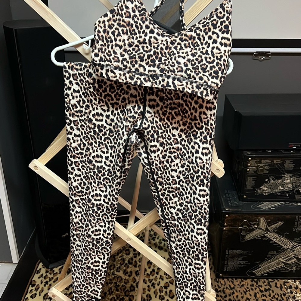 Zyia Leopard Set